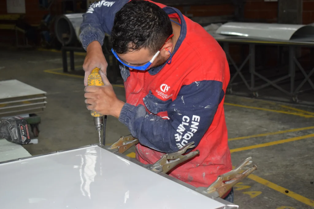 Reparación y mantenimiento de ultima milla